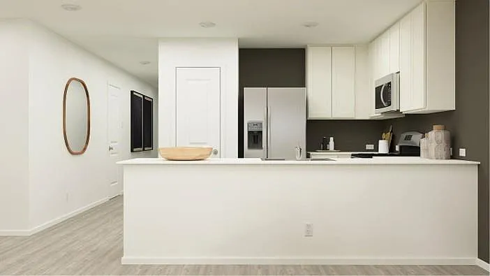 4 bed, 2.0 bath, 1924 sqft, $2,395 — Photo 2