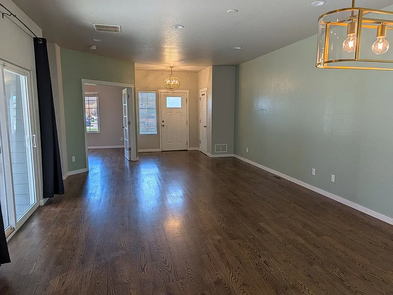 7709 Camille Ct — Photo 5