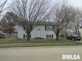 809 14th Ave, De Witt, IA 52742