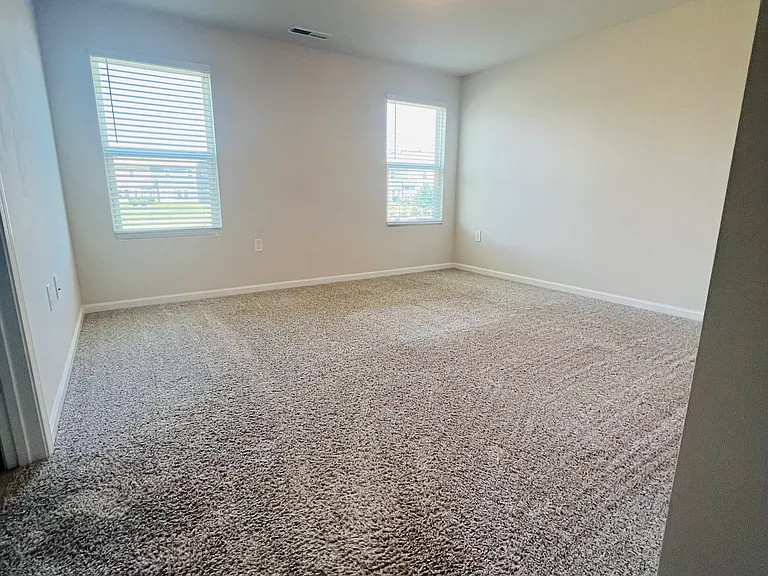 916 Field Ivy Dr — Photo 7