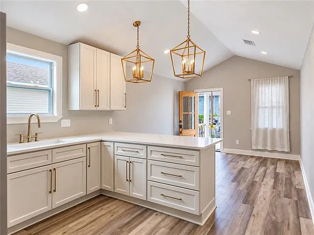 2 bed, 2.0 bath, 870 sqft, $1,750 — Photo 3