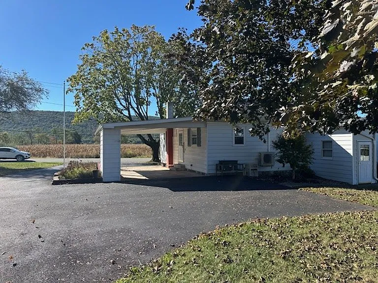 2391 State Route 209 — Photo 31