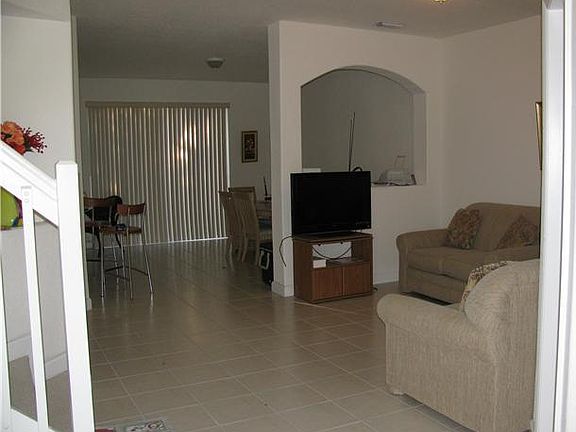 4th image of 7718 NW 116th Ave