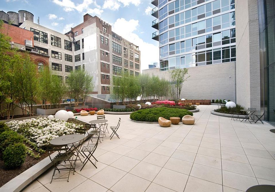 1st image of 505 W 37th St APT 22G
