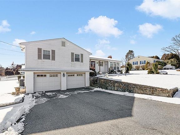 4th image of 29 Pinewood Dr