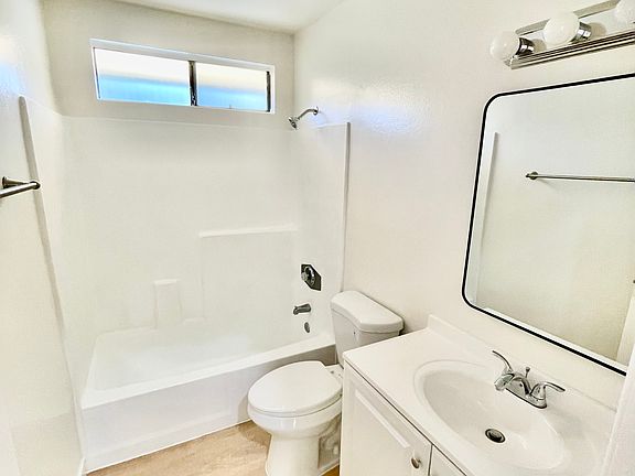5th image of 2022 Eleanore Dr #202