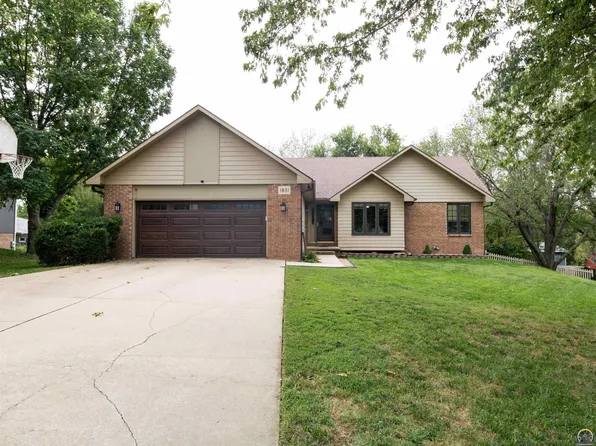 1831 Calle De Loma Dr, Emporia, KS 66801