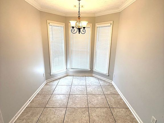 5th image of 8708 Lindsey Ln