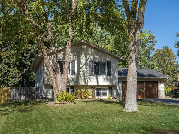 8802 N Brook Ave N, Brooklyn Park, MN 55428