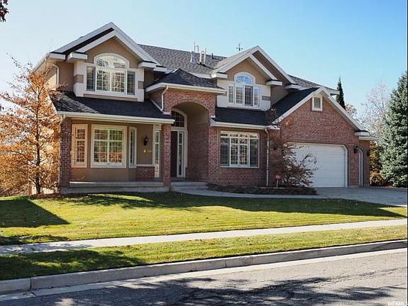 2nd image of 2606 E Chalet Cir