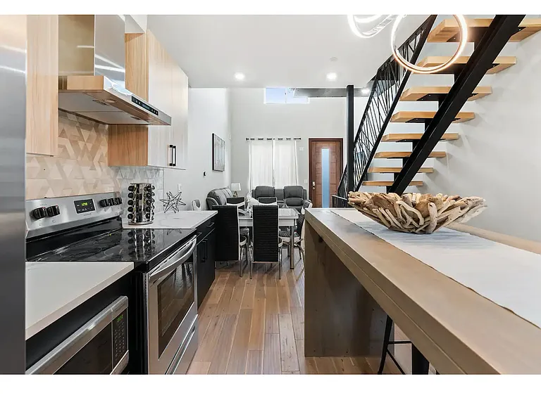 2531 Annin St — Photo 14
