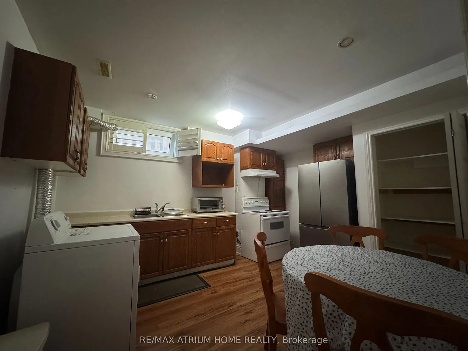 2 bed, $2,600 — Photo 4