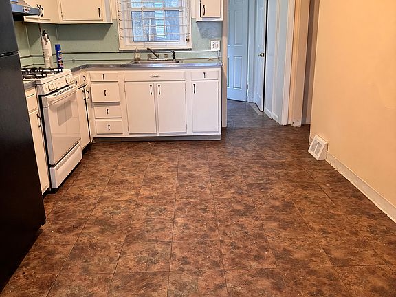 4th image of 4823 Umbria St Floor 1
