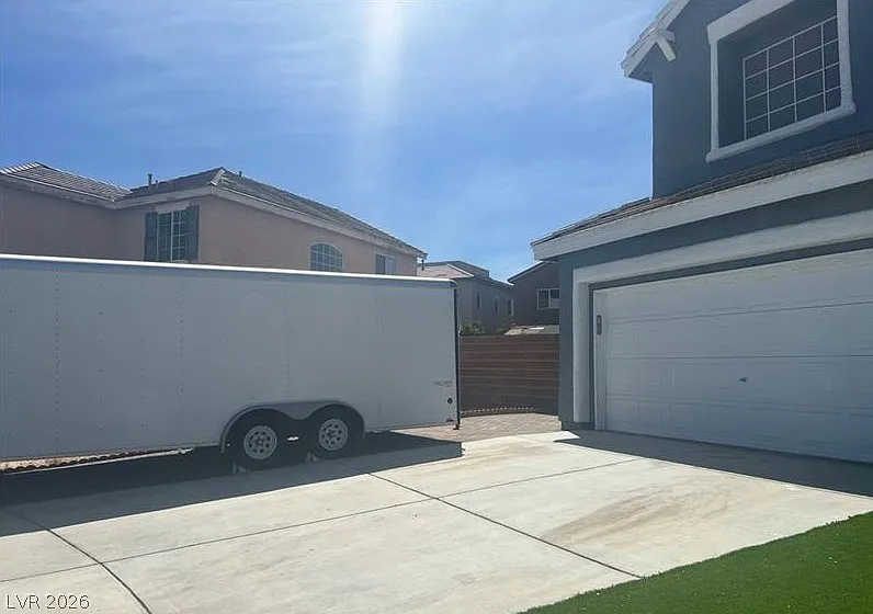 4 bed, 2.5 bath, 1900 sqft, $2,795 — Photo 2