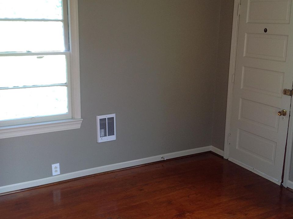 2nd image of 916 Field St
