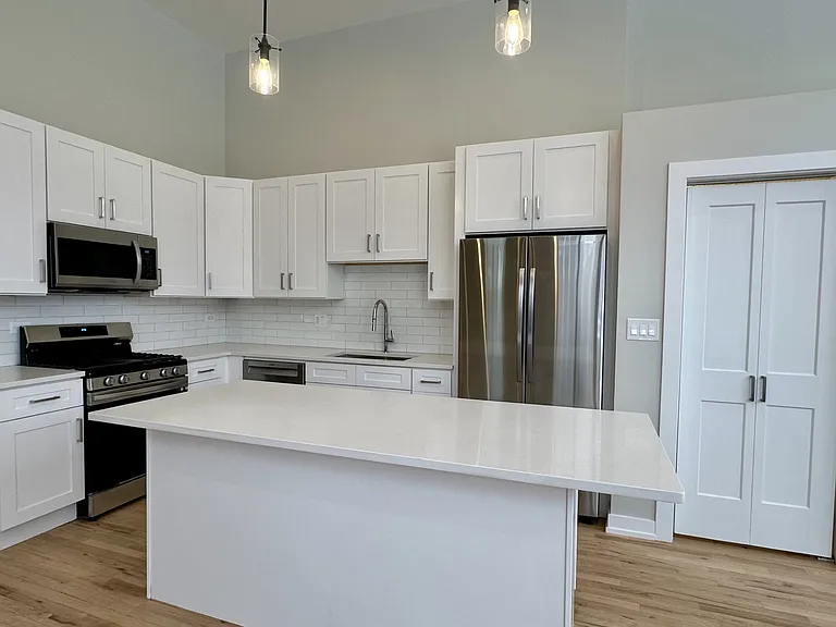 1859 N Washtenaw Ave #1F — Photo 3