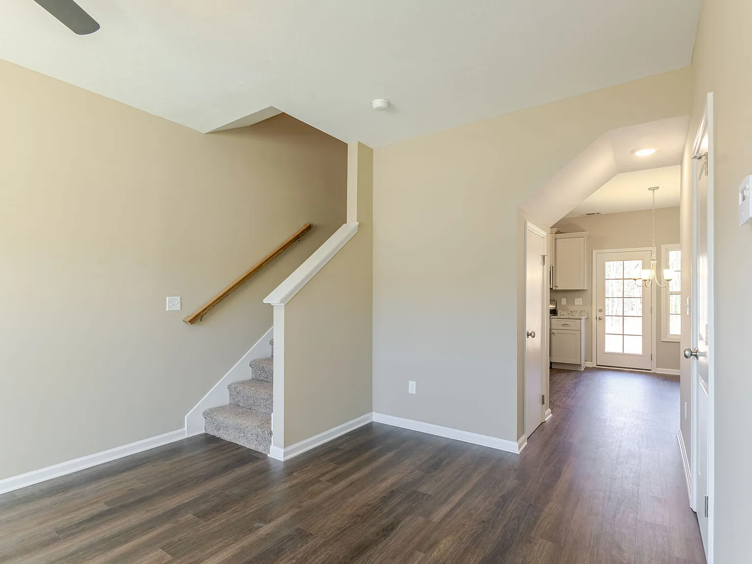 353 Bordeaux Drive — Photo 2