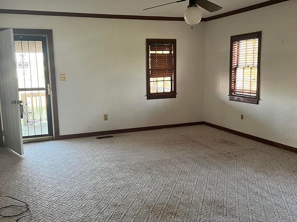 2nd image of 1785 Antioch Road NE