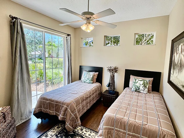 7330 Kensington Ct — Photo 16