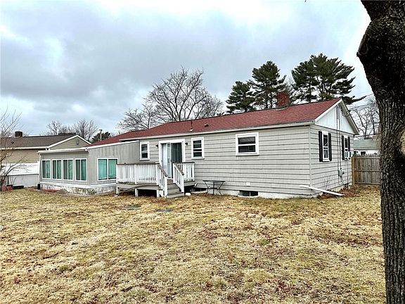 3rd image of 31 Coventry Dr