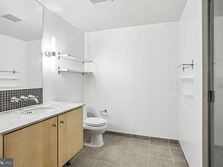 1025 1st St SE #507 — Photo 10