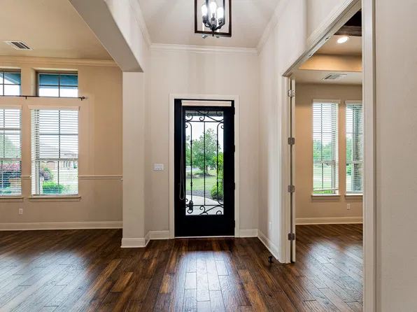 135 Gabriel Vis E, Georgetown, TX 78633