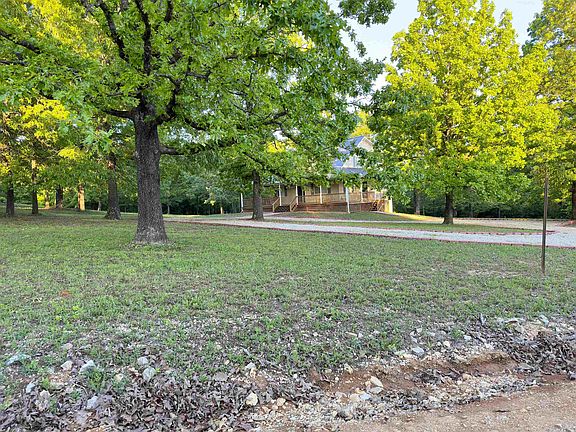 3rd image of 7 Saint Anthony Dr