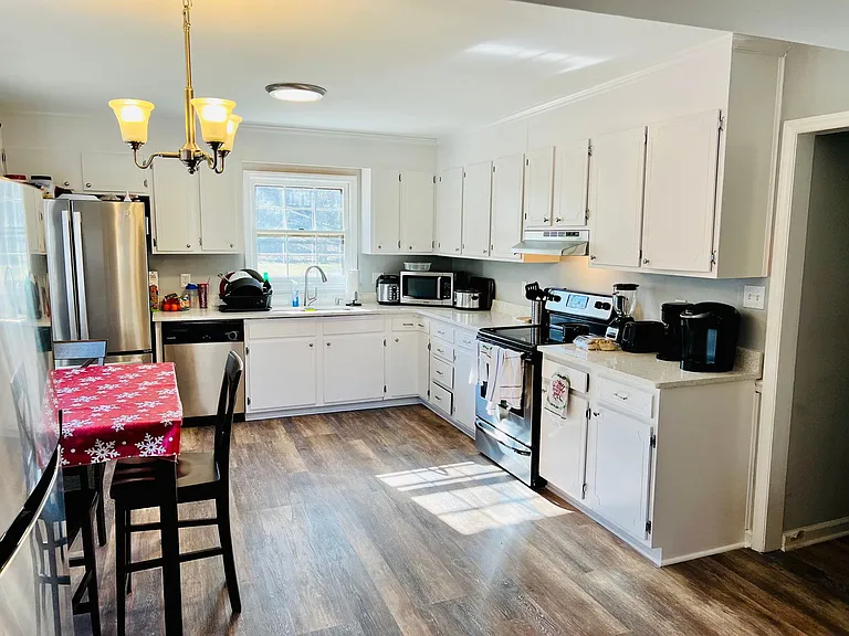 512 Riverwood Rd — Photo 9
