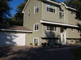 907 Blackoaks Ln, Anoka, MN 55303