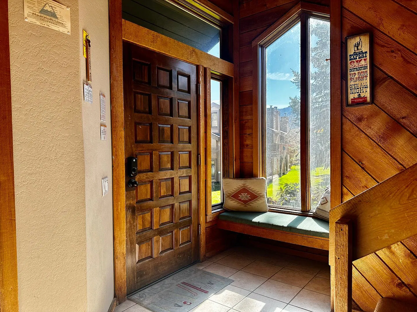 Stunning 3-Bedroom + Loft, 2.5-Bathroom Retreat in Snowcreek $6,000/Month + Utilities — Photo 2
