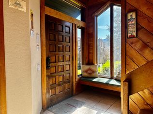 418 Snowcreek Rd, Mammoth Lakes, CA 93546