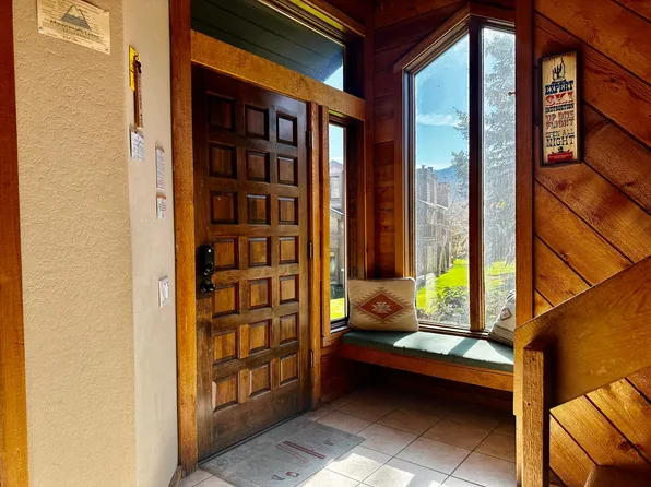 418 Snowcreek Rd, Mammoth Lakes, CA 93546