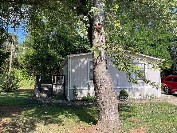 2nd image of 13 E Meadowlark Ln