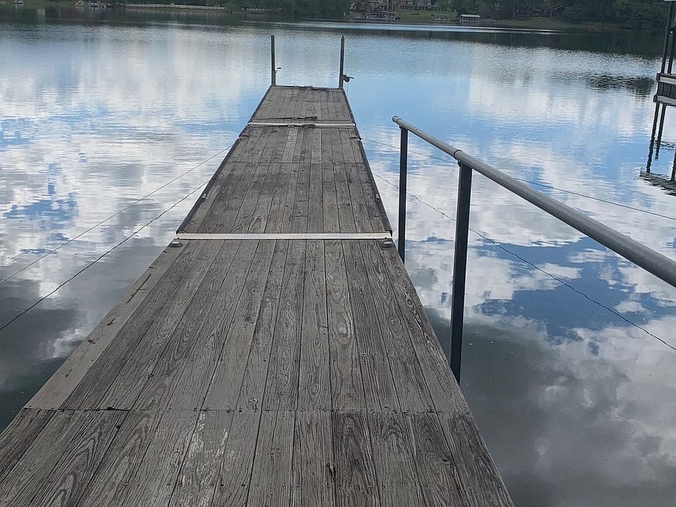 2nd image of 10 McCracken Point