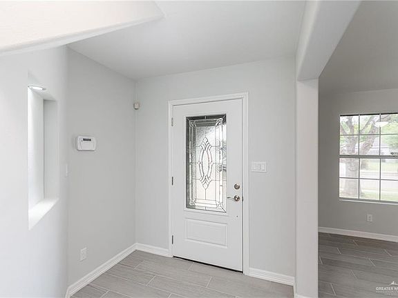 3rd image of 3018 Owen Dr