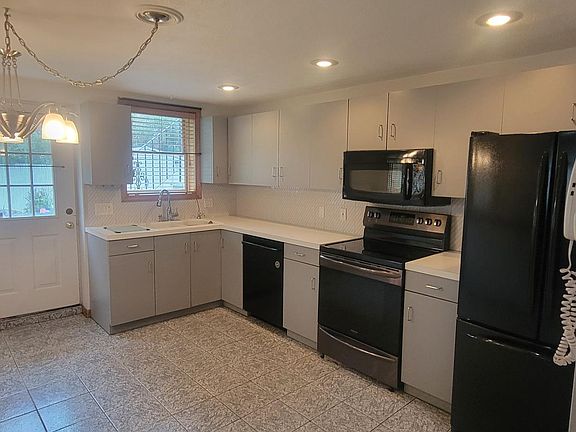 3rd image of 120 Savage St Unit 1