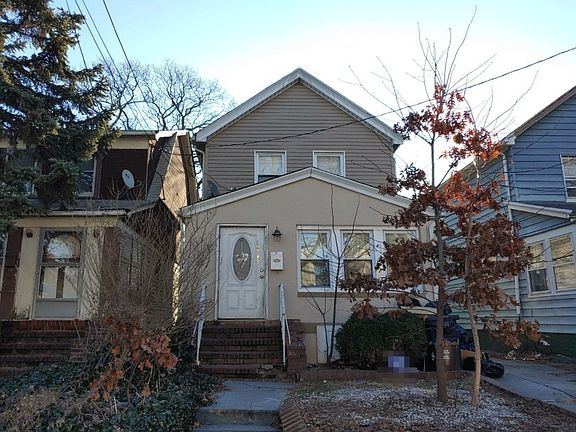 2nd image of 10805 221st St