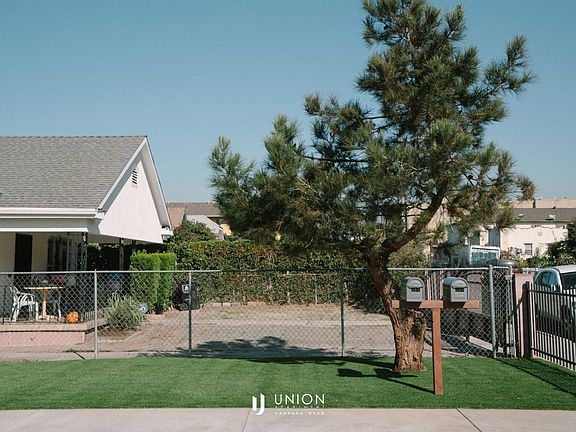 3rd image of 509 N Kingsley Dr