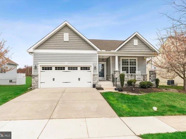 635 Red Maple Rd, Middletown, DE 19709