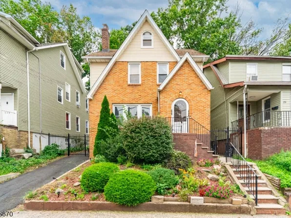 281 Smith St, Newark City, NJ 07106