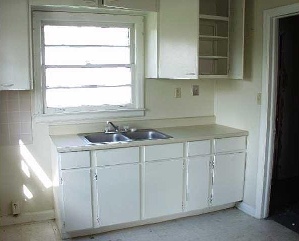 2nd image of 6261 E Commodore Dr