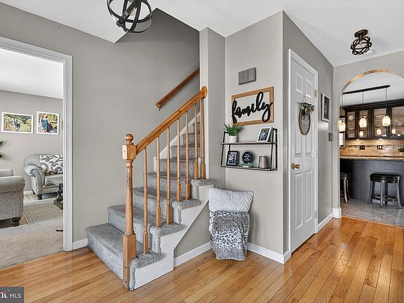 5th image of 207 Woodbridge Ln