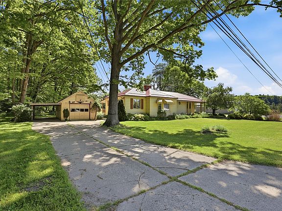 2nd image of 877 Berlin Plank Rd