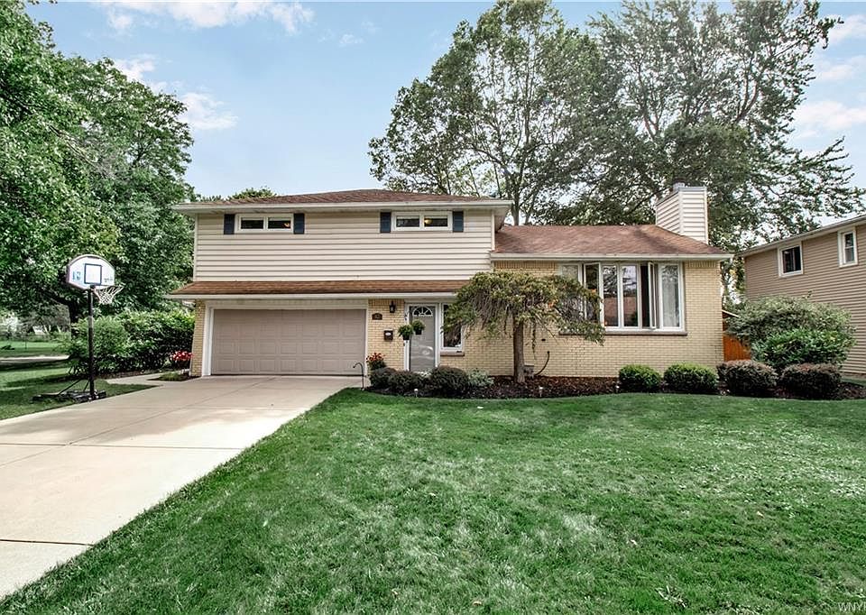 1st image of 82 Red Oak Dr