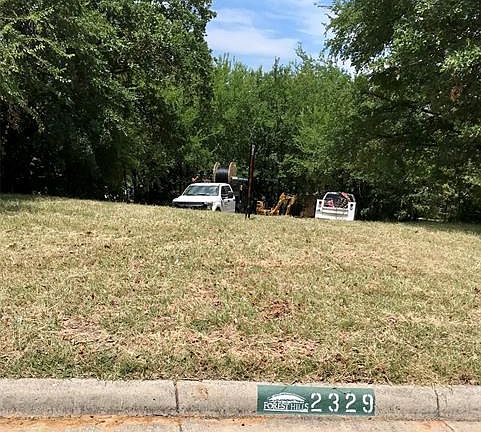 3rd image of 2329 Stone Bridge Dr