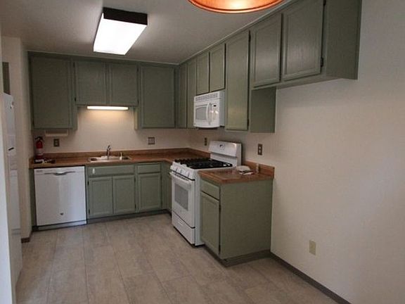 5th image of 215 Park Place Dr