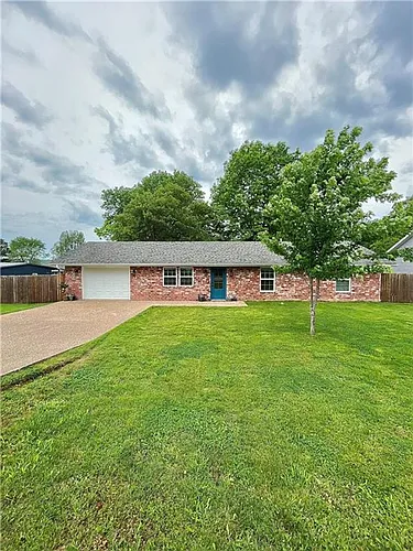 721 S Dockery Ln Photo 1