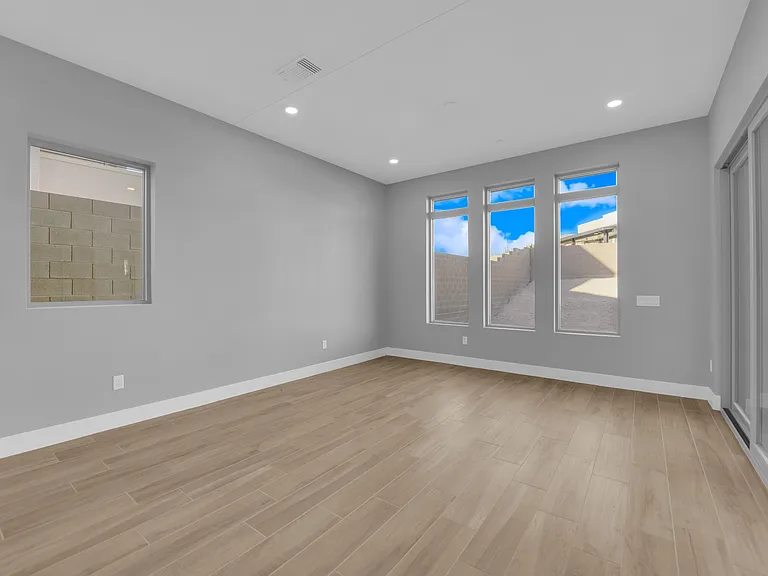 10648 Stone Ledge Ave — Photo 13