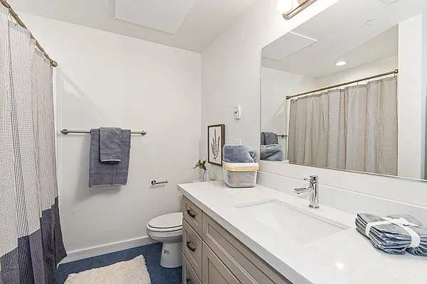 290 Burnett Ave S #214 — Photo 15