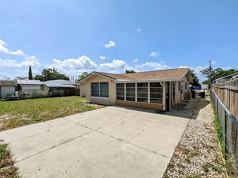 8019 Portage Dr — Photo 15